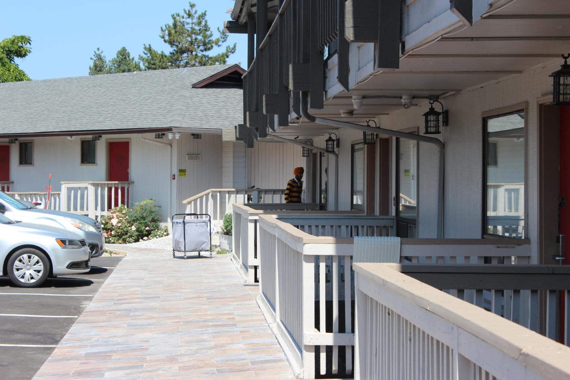 Cedarwood Inn Of אשלנד מראה חיצוני תמונה